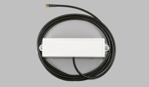 UHF RFID antenna with linear polarization